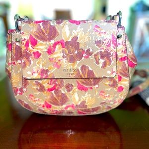New GUESS Marian Crossbody Saddlebag (Floral)